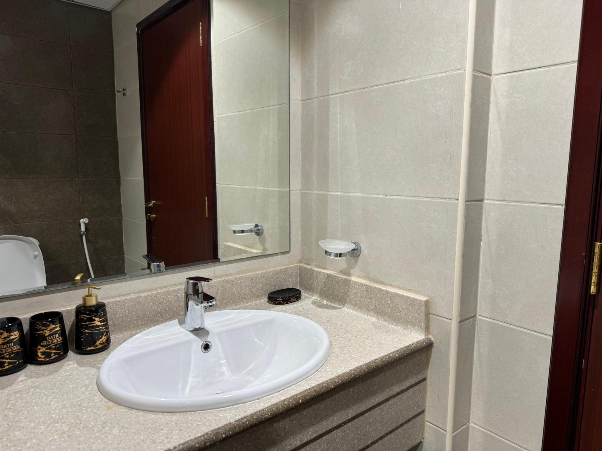 Holiday Homes Amazing 2 Bedroom Seaview View 阿吉曼 外观 照片