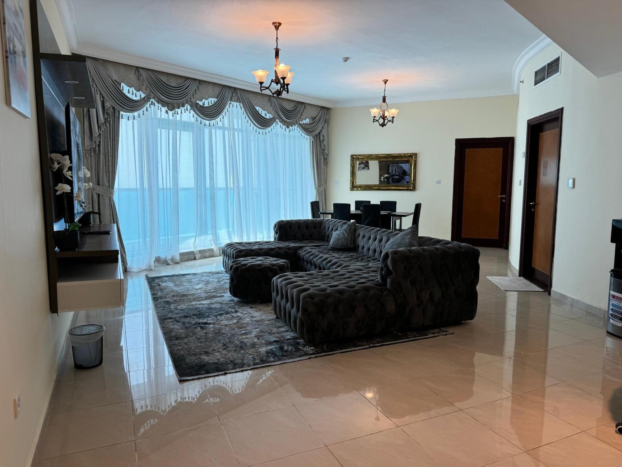 Holiday Homes Amazing 2 Bedroom Seaview View 阿吉曼 外观 照片
