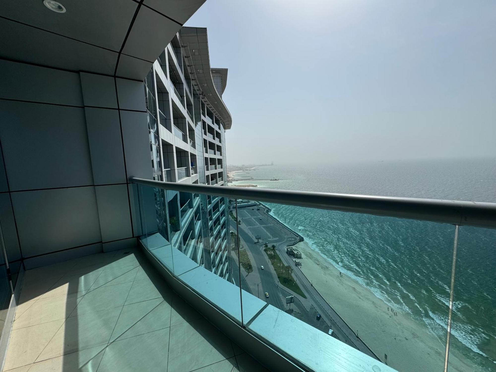 Holiday Homes Amazing 2 Bedroom Seaview View 阿吉曼 外观 照片