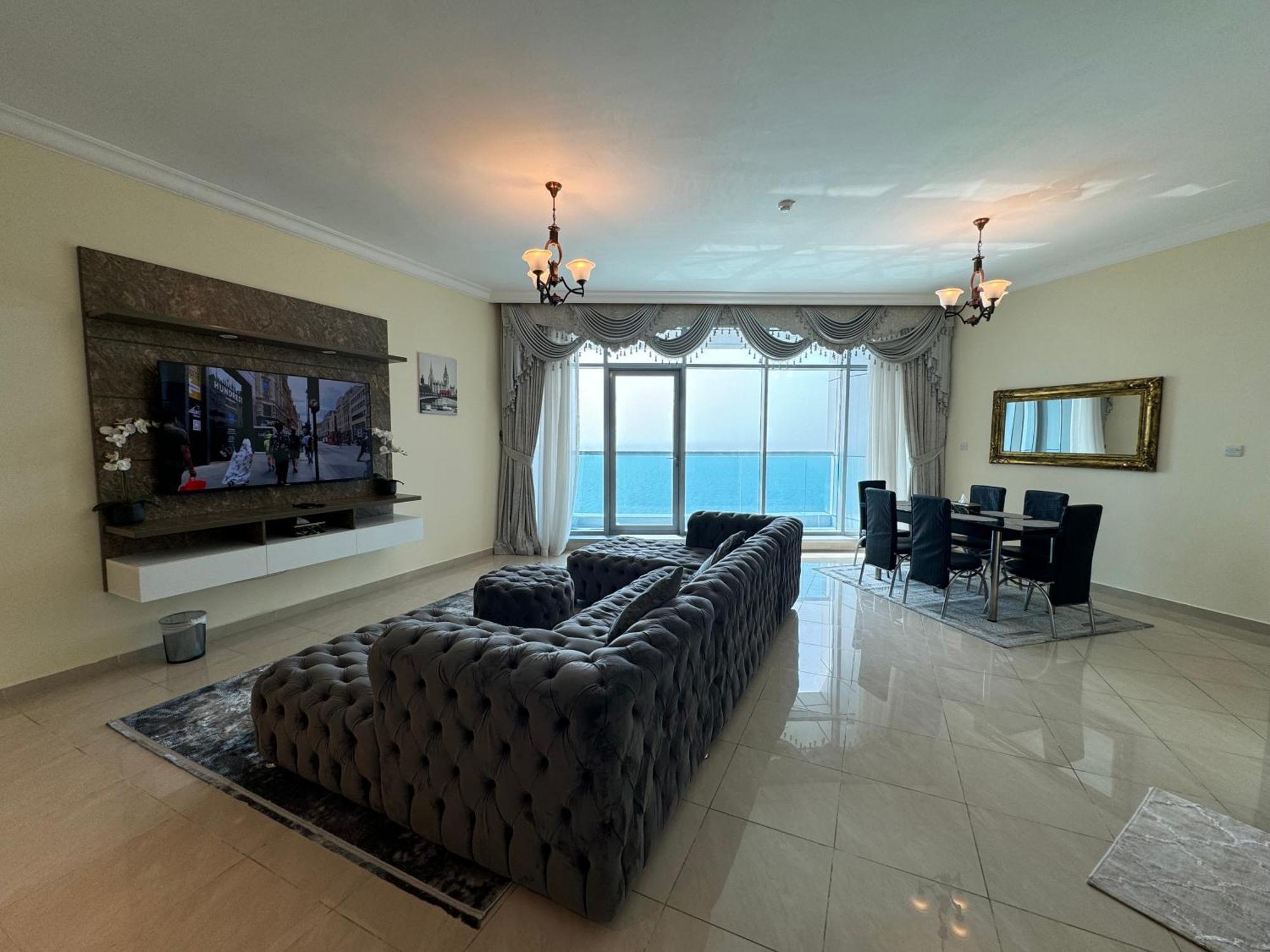 Holiday Homes Amazing 2 Bedroom Seaview View 阿吉曼 外观 照片