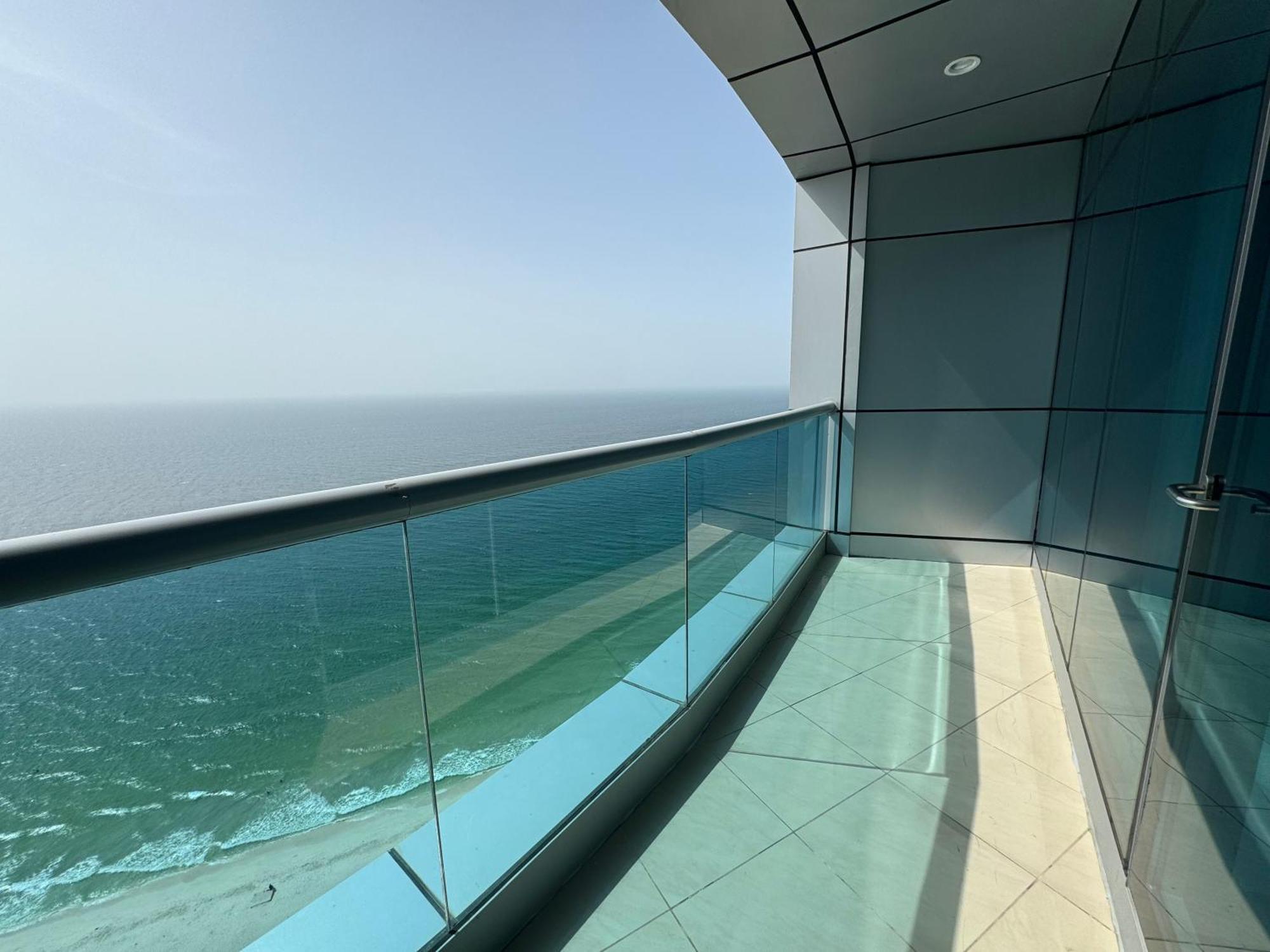 Holiday Homes Amazing 2 Bedroom Seaview View 阿吉曼 外观 照片